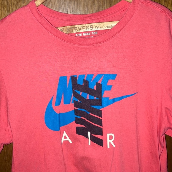 Previously worn medium Nike T-shirt - Picture 2 of 3